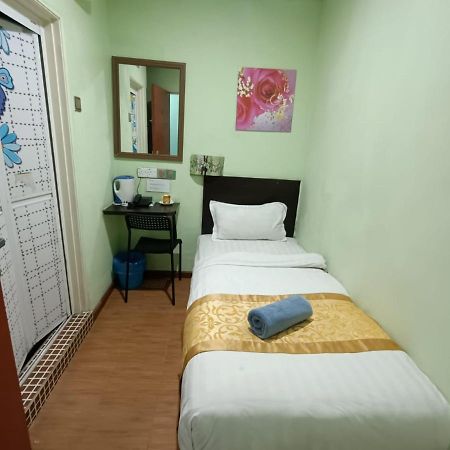 Hotel Zamburger Nur Ramadhan - Previously G Home Hotel Кота Бару Екстериор снимка