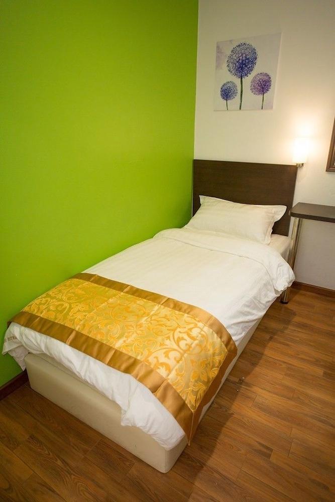 Hotel Zamburger Nur Ramadhan - Previously G Home Hotel Кота Бару Екстериор снимка